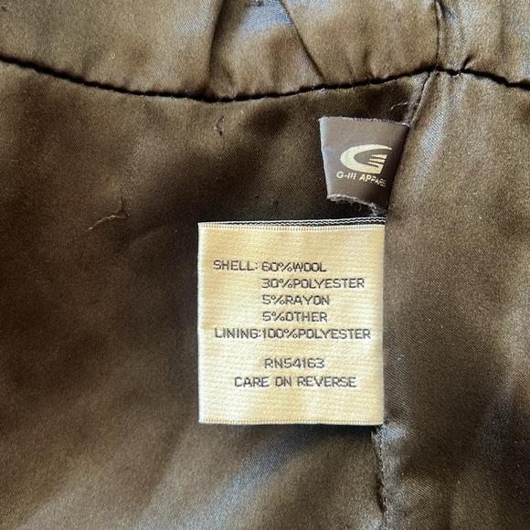 Waisted pea coat with pleated skirt - Picture 11 of 16